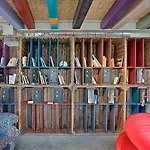 Хостел Anda Venice *