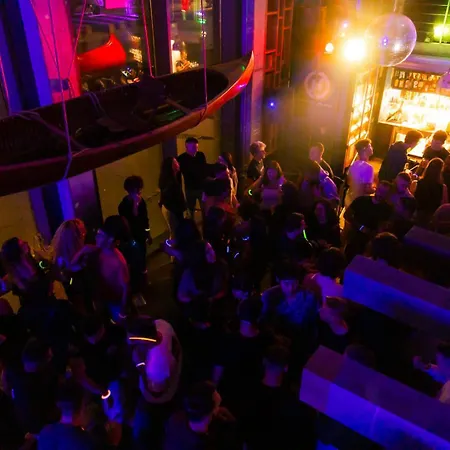 호스텔 안다 베니스 *