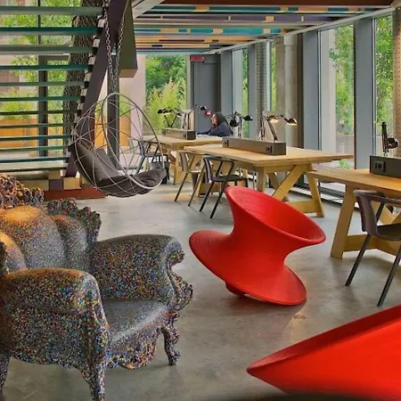 アンダ ベニス ホステル