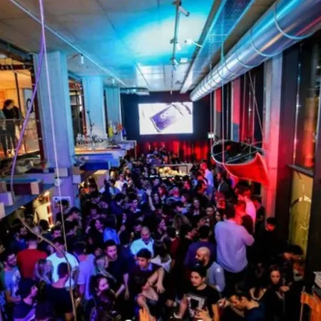 アンダ ベニス ホステル *