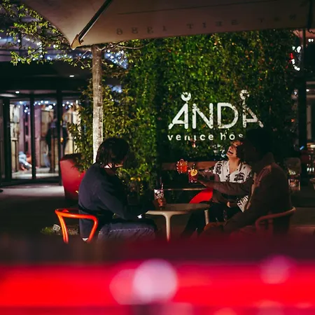 אכסניה Anda Venice מסטרה