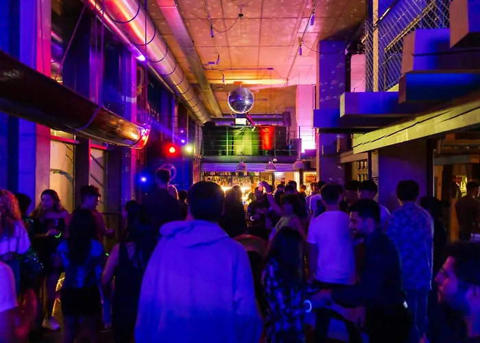 安达威尼斯旅舍 旅馆 *