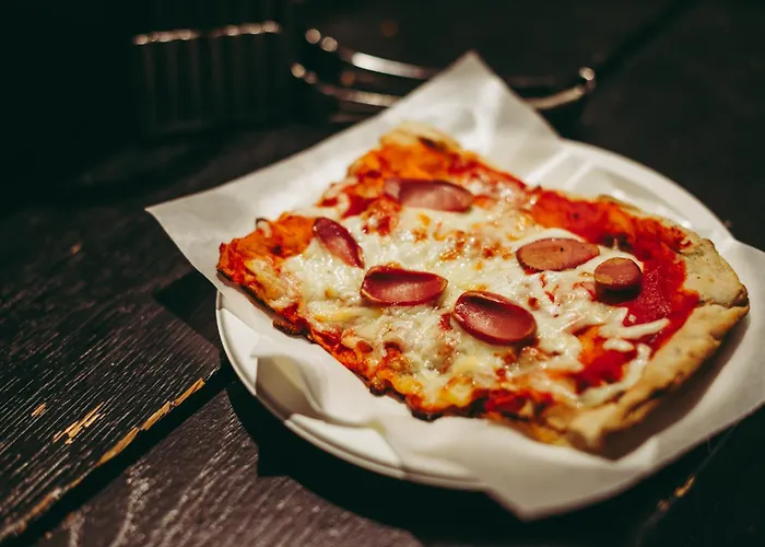 安达威尼斯旅舍 *