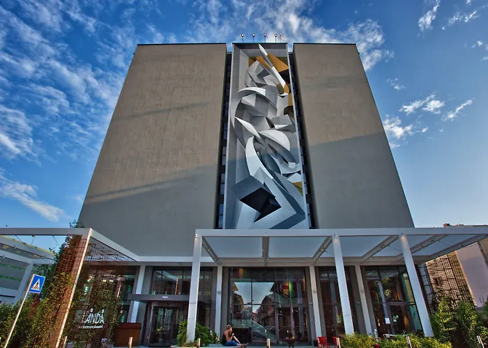 安达威尼斯旅舍 *